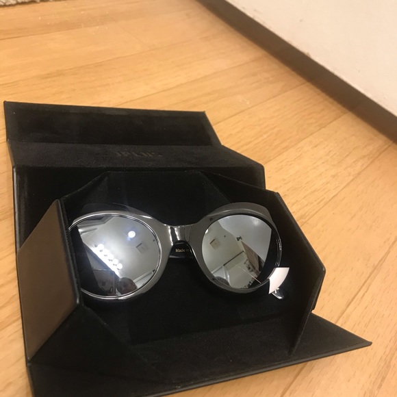 COPY - JPLUS cat eye sunglasses with white stripe - Picture 4 of 8